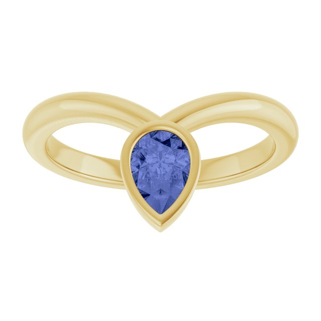 14k yellow gold candlelight ring with lab grown diamond — lifestyle